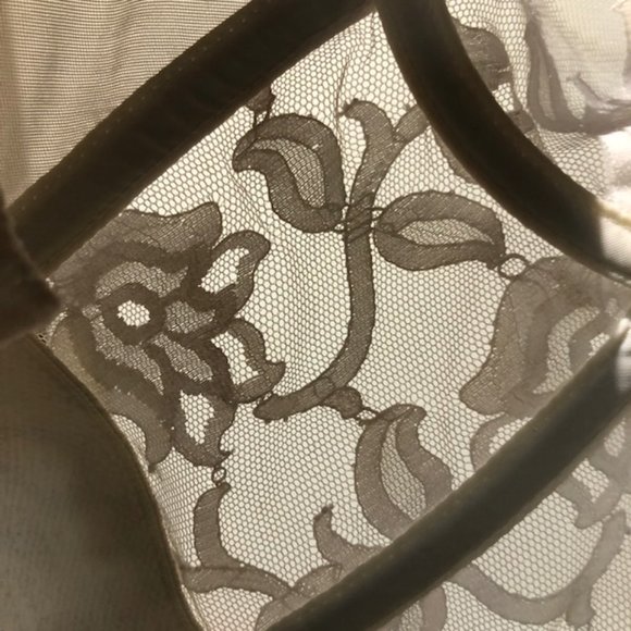 Victoria's Secret Vintage Women's Strapless Lace Bra - Picture 9 of 9